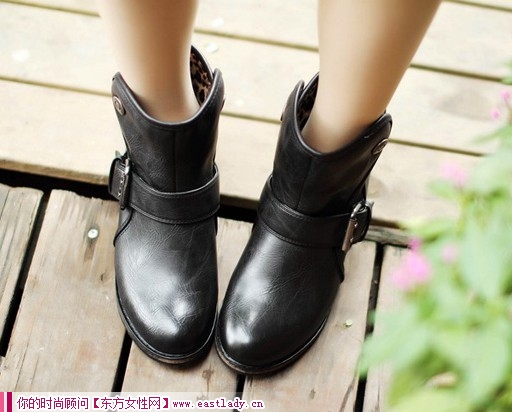 增高魚(yú)嘴松糕單鞋 彰顯時(shí)尚活力