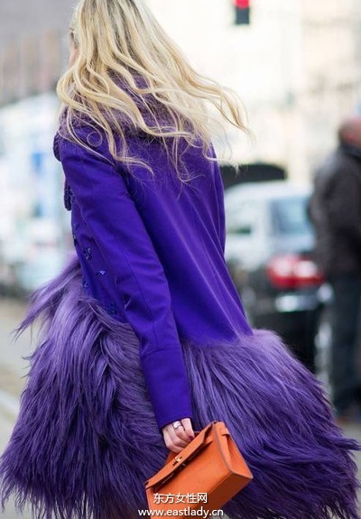 街拍歐美達(dá)人時(shí)髦包包提高回頭率