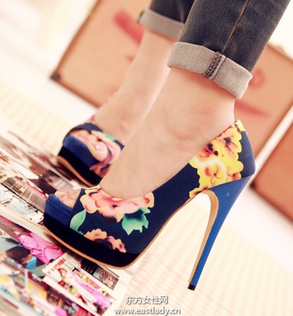 冬季時(shí)尚高跟鞋 百搭性感又舒適