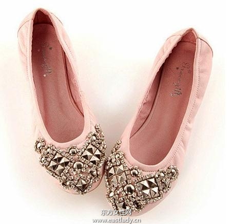 可愛娃娃鞋每個(gè)女孩春季必備的單品之一