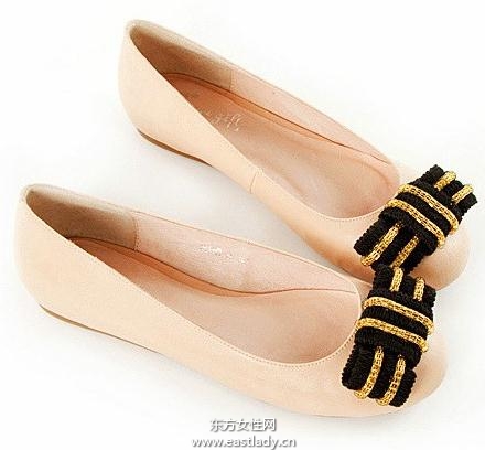 可愛娃娃鞋每個(gè)女孩春季必備的單品之一