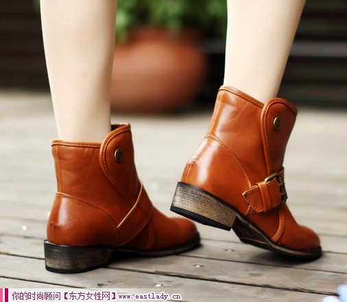 增高魚嘴松糕單鞋 彰顯時尚活力