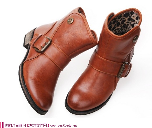 增高魚嘴松糕單鞋 彰顯時(shí)尚活力