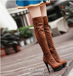 初春一雙過膝長靴提升腿部修長度