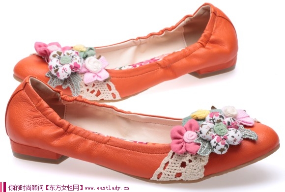 秋季新款休閑鞋 舒適的平跟設(shè)計(jì)走起路來(lái)既舒服又享受