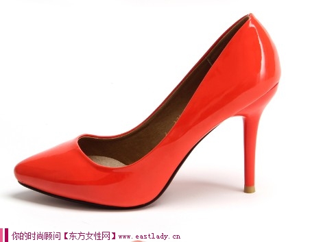 尖頭時(shí)尚高跟鞋 讓你的味道與眾不同