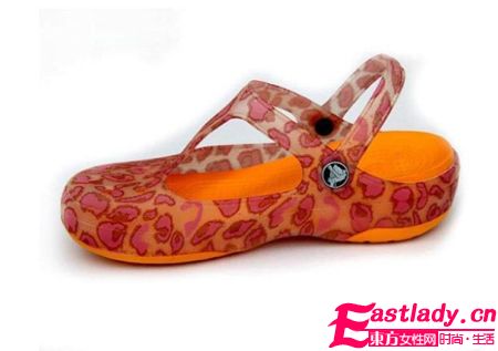 每個人都無法不愛的水晶洞洞鞋