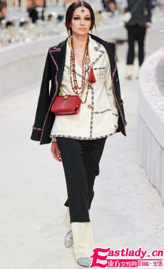 2012迷你悶騷包包風(fēng)靡歐美街頭