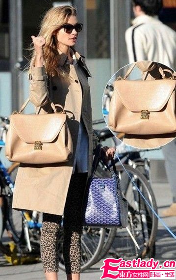 醒目飾品街拍更時髦 超模包包點亮造型