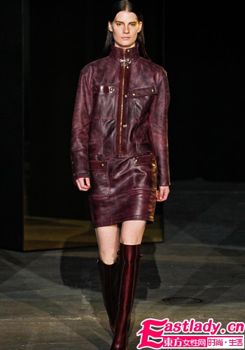 2012紐約秋冬時(shí)裝周 皮革是本季重點(diǎn)元素