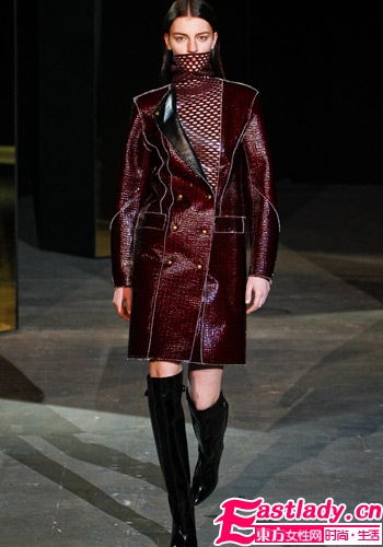 2012紐約秋冬時(shí)裝周 皮革是本季重點(diǎn)元素