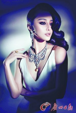 女人時(shí)尚追求無(wú)止境 用珠寶配飾點(diǎn)亮衣櫥