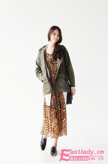 高調(diào)軍 綠 風(fēng)盛行 最佳搭配單品不過(guò)時(shí)