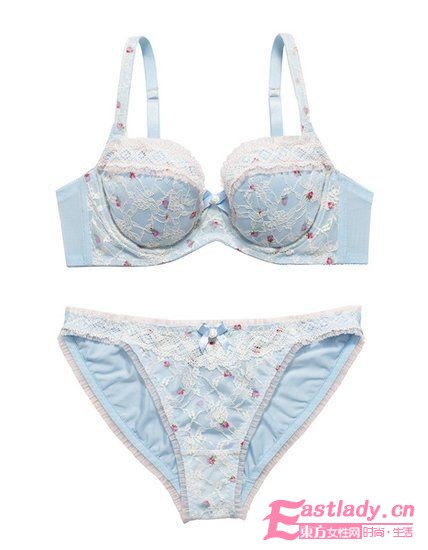 蜜桃派內(nèi)衣凸顯女孩們的甜美性感