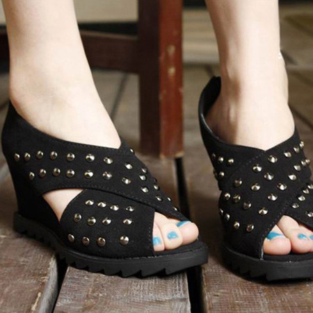 2011夏全牛皮磨砂款拖鞋 舒適又潮流