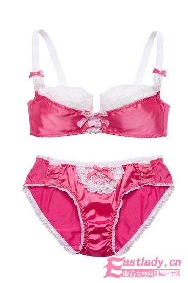 蜜桃派內(nèi)衣凸顯女孩們的甜美性感