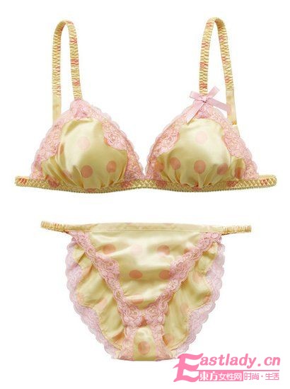 蜜桃派內(nèi)衣凸顯女孩們的甜美性感