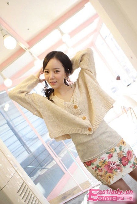 透視襯衫和包臀裙的組合讓人神魂顛倒