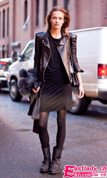 氣質(zhì)搭扣平底靴 變身帥氣的中性范