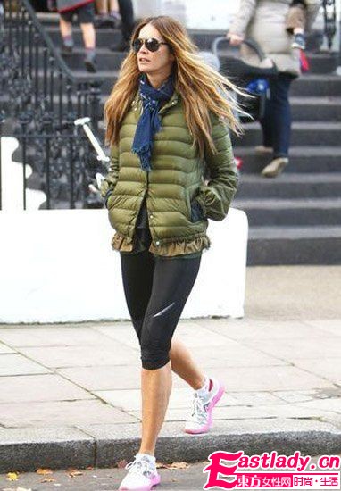 新款拼接羽絨服 扮靚保暖都給力