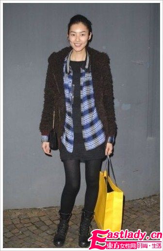 明星大愛格紋裝 俏麗時(shí)尚告別冬季暗沉