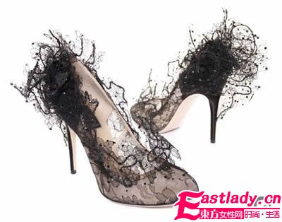 索菲婭首席設(shè)計師盤點2010年奢侈女鞋紅榜