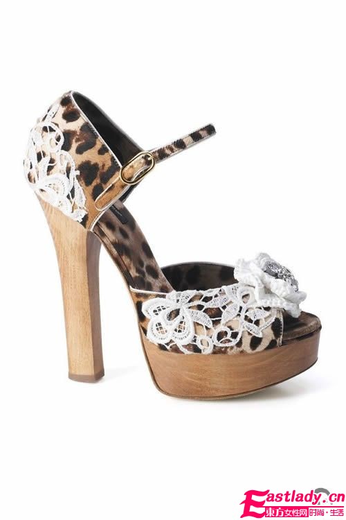 索菲婭首席設(shè)計師盤點2010年奢侈女鞋黑榜