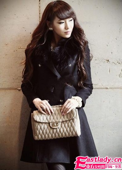 毛呢大衣進(jìn)職場 做個(gè)優(yōu)雅上班女