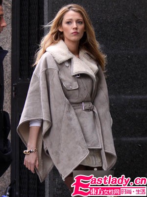 冬季各色斗篷外套 明星搶鏡都愛(ài)它