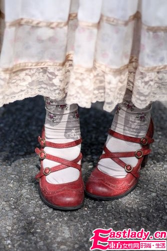 斑斕襪子 玩轉(zhuǎn)多彩腿部時(shí)尚