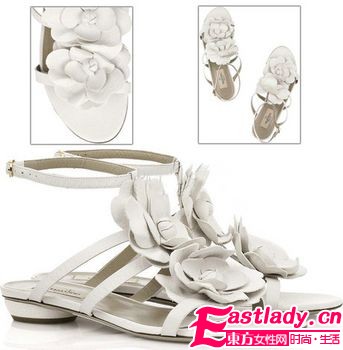 假日出游靚搭配 波西米亞涼鞋讓你足下生輝