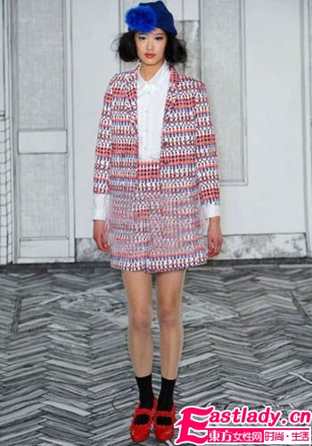 秋季時尚新潮流 復古裙搭出未來感