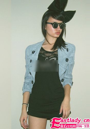 時尚小黑裙 巧搭配飾有魅力