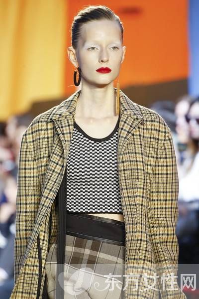 2016春夏流行首飾推薦 超個(gè)性的首飾哪個(gè)女生不愛(ài)