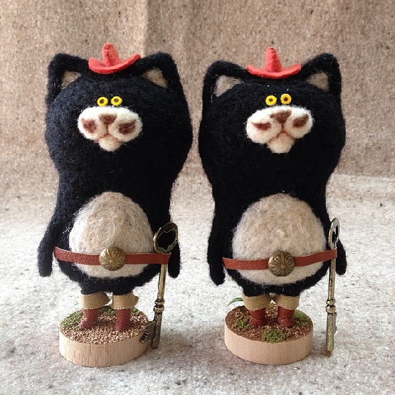 長胡子的鞋貓也太幽默 表情逗趣又微窘的困惑萌動物羊毛氈