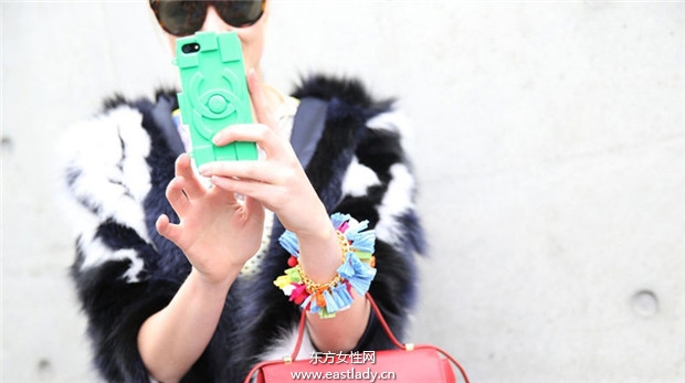 時(shí)裝周時(shí)尚達(dá)人珠寶首飾成點(diǎn)睛之物