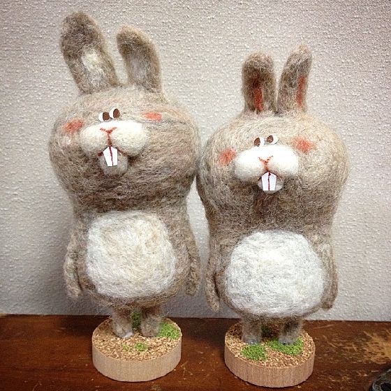 長胡子的鞋貓也太幽默 表情逗趣又微窘的困惑萌動物羊毛氈