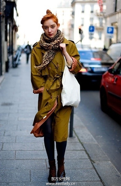 歐美街頭圍巾混搭穿出江南風(fēng)情