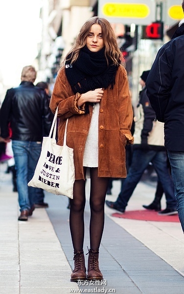 歐美街頭圍巾混搭穿出江南風(fēng)情