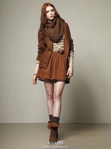 歐美街頭圍巾混搭穿出江南風(fēng)情