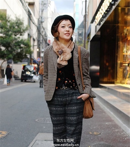 歐美街頭圍巾混搭穿出江南風(fēng)情