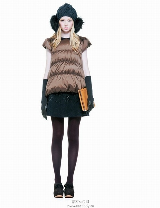 學(xué)明星巧戴帽子瞬間提升人氣