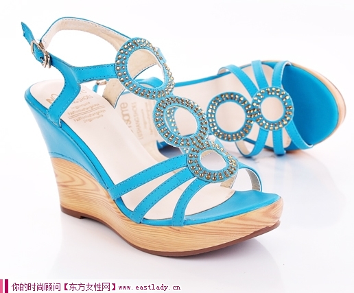 新款羅馬防水臺坡跟涼鞋 特有的防水臺設計 令您多一重保護