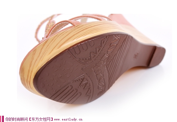 新款羅馬防水臺坡跟涼鞋 特有的防水臺設計 令您多一重保護