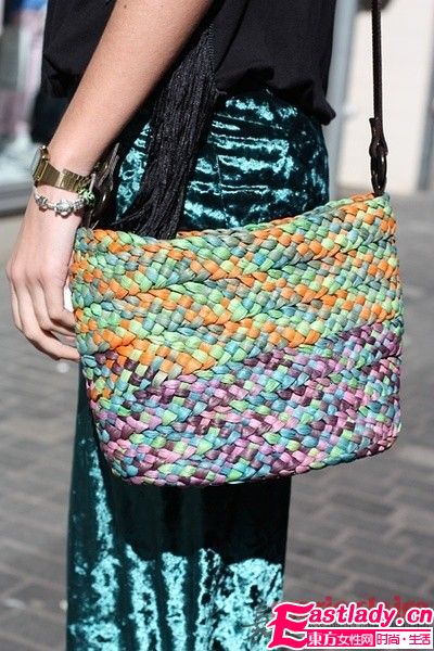 草編包時(shí)尚款給你清涼一夏