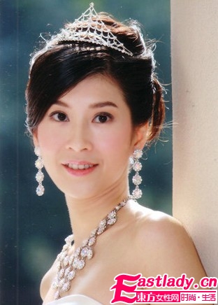 根據(jù)臉型選耳環(huán) 打造適合自己的耳環(huán)