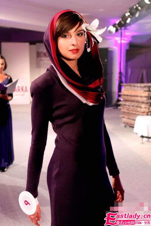 圍巾變頭巾玩出異域風(fēng)情