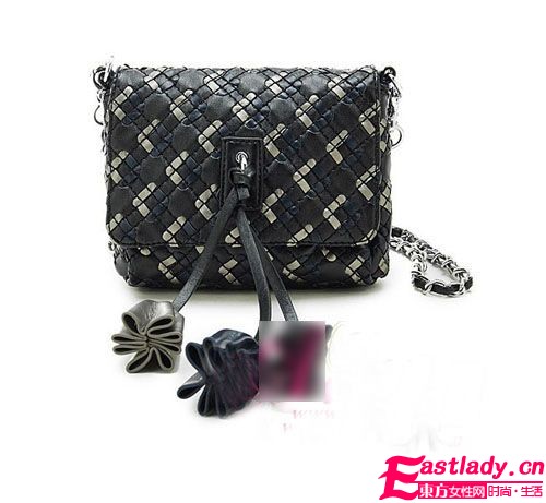 編織流蘇包包大比拼 誰更優(yōu)雅你來定