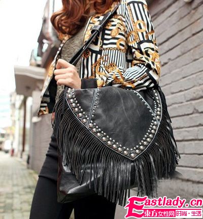 魅力無法擋 流蘇包包搖曳職場俏媚裝