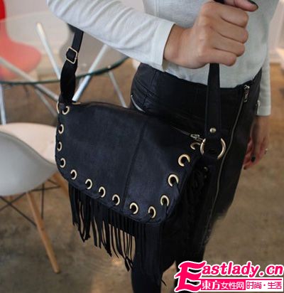 魅力無法擋 流蘇包包搖曳職場俏媚裝